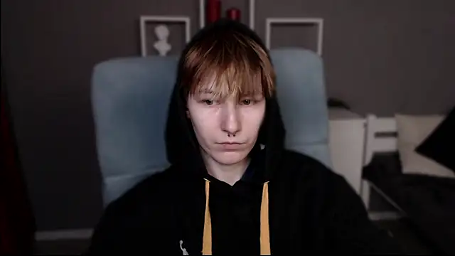 Snapshot of guitarandangell chatting on February 2026 02:27:01 PM guitarandangell online show from February 2026 02:27:01 PM