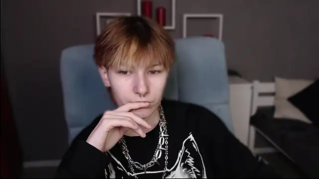 Snapshot of guitarandangell chatting on February 2026 06:47:02 AM guitarandangell online show from February 2026 06:47:02 AM