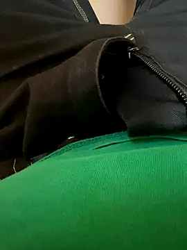 Snapshot of Ing-O2 chatting on November 2025 11:49:01 AM Ing-O2 online show from November 2025 11:49:01 AM