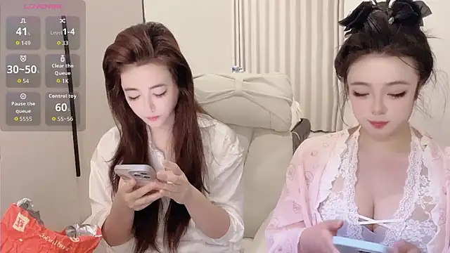 Snapshot of Kinadolly chatting on December 2025 08:01:02 AM Kinadolly online show from December 2025 08:01:02 AM