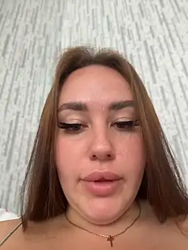 Snapshot of KiraSunshine chatting on June 2026 03:18:02 AM KiraSunshine online show from June 2026 03:18:02 AM