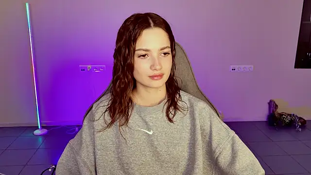 KiraVair online show from February 2026 12:53:02 PM