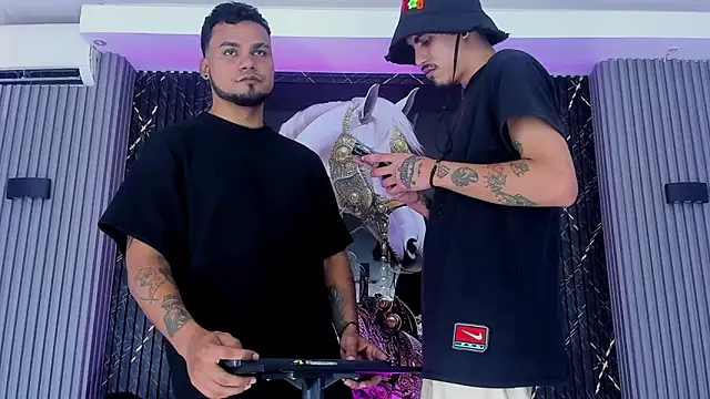 handsome boys22 online show from December 2025 08:04:02 PM