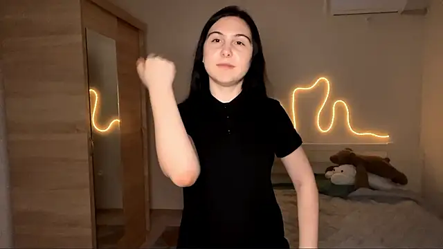 MyraLitterers online show from February 2026 04:48:01 PM