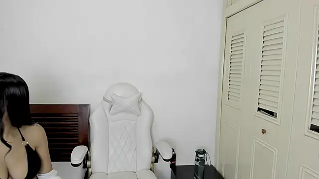 tifanymonroe online show from December 2025 11:17:02 AM