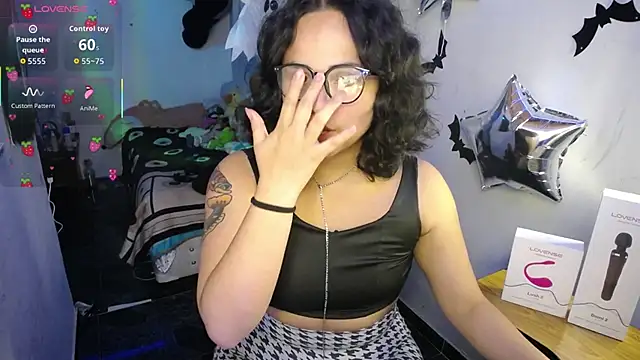 Ladyswap online show from November 2025 03:07:01 AM