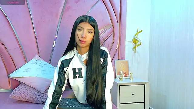 Isabella Marsh online show from January 2026 12:55:01 PM