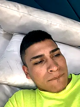 Emiliano Reyes online show from December 2025 03:37:02 AM