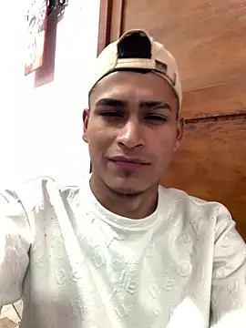 Emiliano Reyes online show from June 2026 01:52:01 AM