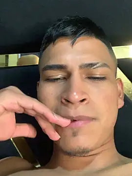 Emiliano Reyes online show from July 2026 04:50:01 AM