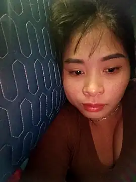 Squirrel-Pear online show from November 2025 09:17:02 PM