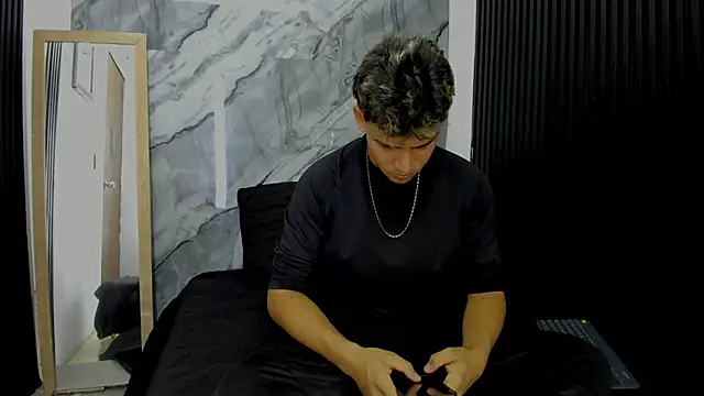 Alan-Smith1 online show from November 2025 07:25:01 PM