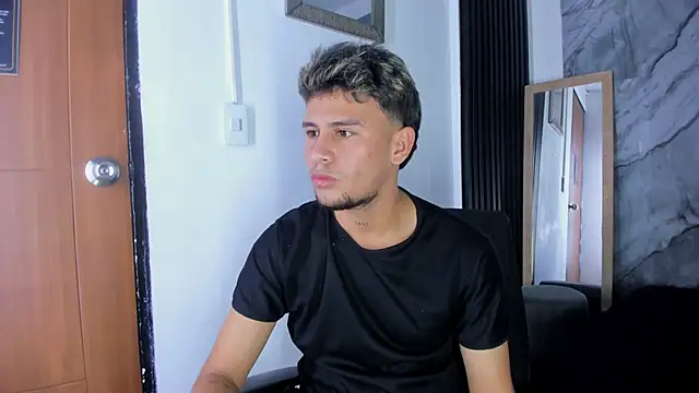 Alan-Smith1 online show from December 2025 07:52:02 PM