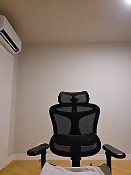 MiaRides19 online show from April 2026 07:16:01 PM