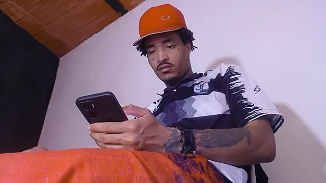 Anaconda larga online show from April 2026 01:23:01 PM