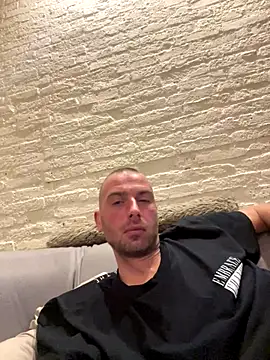 Snapshot of Rotteei1 chatting on October 2025 08:04:02 PM Rotteei1 online show from October 2025 08:04:02 PM