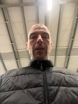 Snapshot of Rotteei1 chatting on November 2025 08:14:02 AM Rotteei1 online show from November 2025 08:14:02 AM