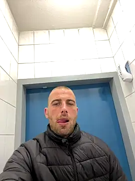 Snapshot of Rotteei1 chatting on November 2025 12:26:01 PM Rotteei1 online show from November 2025 12:26:01 PM