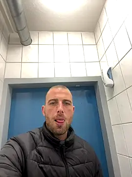 Snapshot of Rotteei1 chatting on November 2025 12:33:01 PM Rotteei1 online show from November 2025 12:33:01 PM