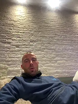 Snapshot of Rotteei1 chatting on November 2025 05:39:02 PM Rotteei1 online show from November 2025 05:39:02 PM