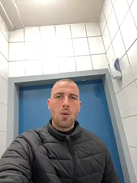 Snapshot of Rotteei1 chatting on December 2025 09:36:02 AM Rotteei1 online show from December 2025 09:36:02 AM