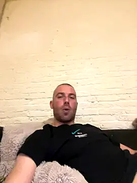 Snapshot of Rotteei1 chatting on December 2025 09:53:01 PM Rotteei1 online show from December 2025 09:53:01 PM