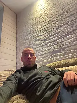 Snapshot of Rotteei1 chatting on December 2025 11:06:02 AM Rotteei1 online show from December 2025 11:06:02 AM