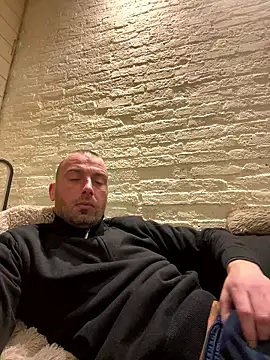 Snapshot of Rotteei1 chatting on January 2026 05:40:01 PM Rotteei1 online show from January 2026 05:40:01 PM