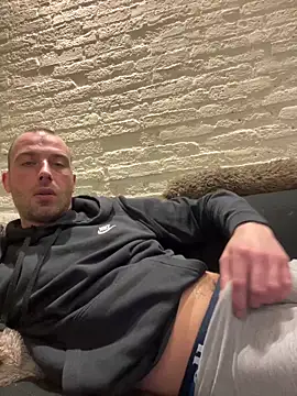 Snapshot of Rotteei1 chatting on February 2026 06:22:02 PM Rotteei1 online show from February 2026 06:22:02 PM