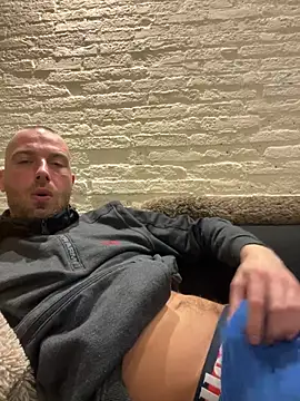 Snapshot of Rotteei1 chatting on February 2026 12:26:01 AM Rotteei1 online show from February 2026 12:26:01 AM