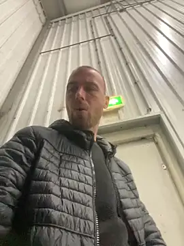 Snapshot of Rotteei1 chatting on February 2026 09:05:01 AM Rotteei1 online show from February 2026 09:05:01 AM