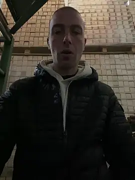 Snapshot of Rotteei1 chatting on February 2026 07:15:01 AM Rotteei1 online show from February 2026 07:15:01 AM