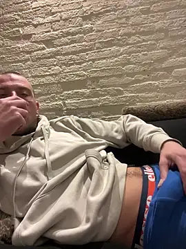 Snapshot of Rotteei1 chatting on February 2026 07:54:01 PM Rotteei1 online show from February 2026 07:54:01 PM