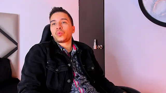 mike 257 online show from October 2025 12:05:02 PM