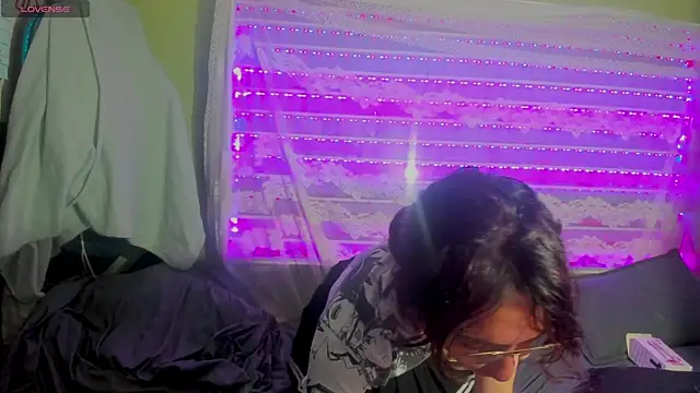 najimi uwu online show from November 2025 07:03:02 PM