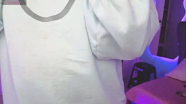 Aria Russo online show from March 2026 02:50:01 PM