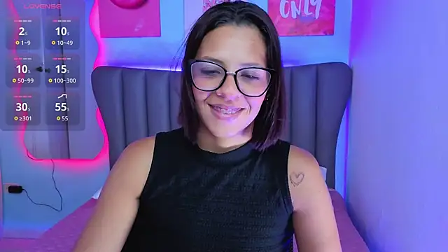 Snapshot of Aria_Russo chatting on June 2026 02:52:02 PM Aria Russo online show from June 2026 02:52:02 PM