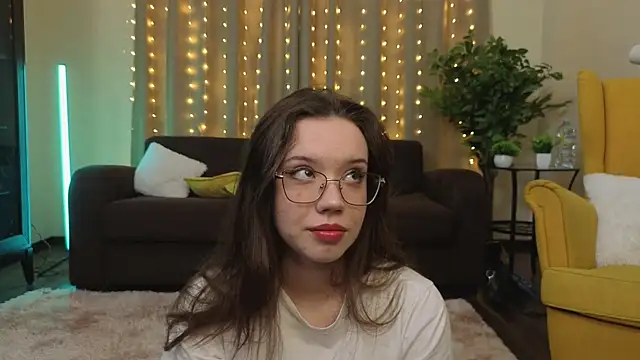 FabiolaCowing online show from November 2025 05:12:02 PM