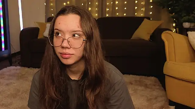 FabiolaCowing online show from November 2025 06:06:01 PM