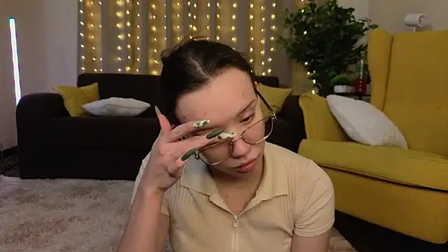 FabiolaCowing online show from November 2025 06:04:02 PM