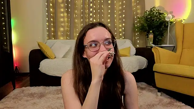 FabiolaCowing online show from November 2025 06:21:02 PM