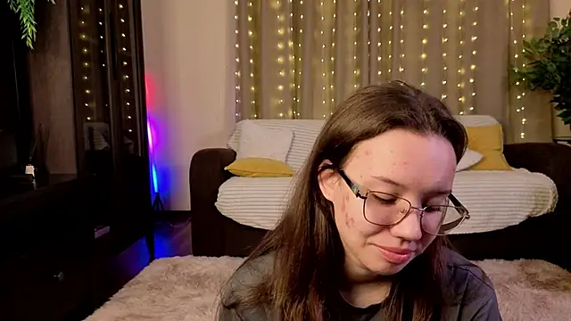 FabiolaCowing online show from November 2025 06:11:02 PM