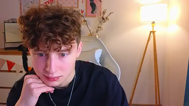 crisp1n online show from November 2025 03:01:02 PM