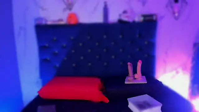 Dakotaa Johnson online show from November 2025 08:52:01 PM