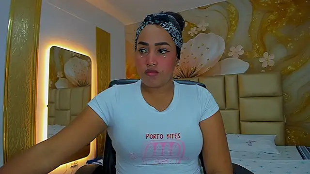 NahomiWalker  online show from January 2026 08:23:02 PM