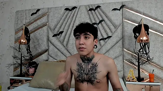 SantiOlsen online show from November 2025 03:17:01 AM