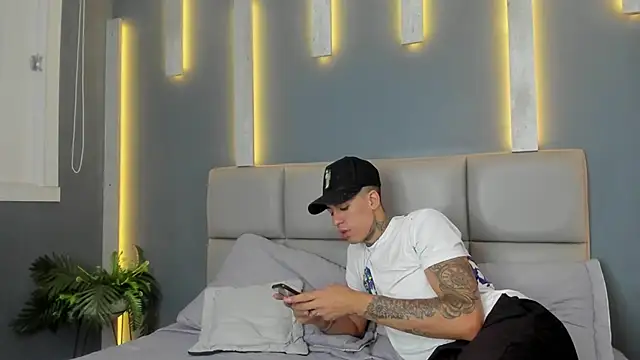 ArohomLester online show from November 2025 11:09:02 AM