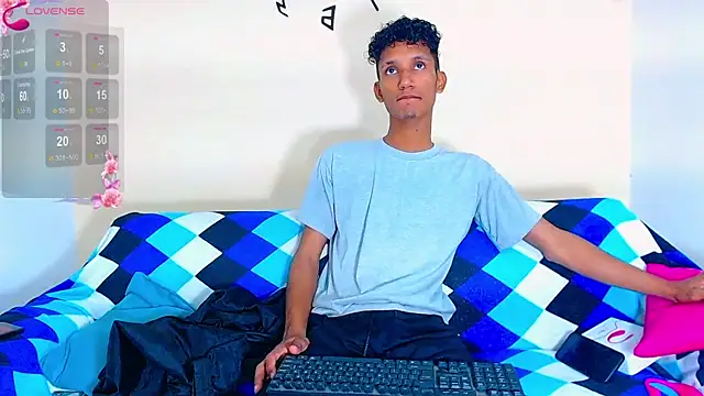 dabryan8 online show from December 2025 11:15:02 AM