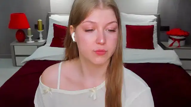 Stella Light online show from April 2026 06:57:02 PM