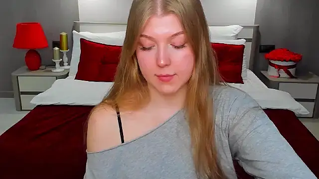 Stella Light online show from April 2026 07:06:02 PM